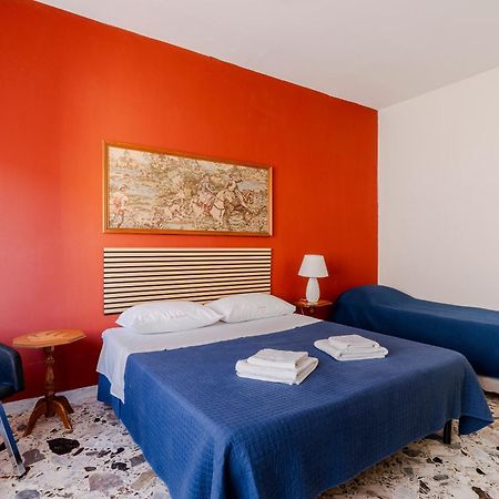 Casa Di Madre Antonia Hotel Бриндизи Екстериор снимка
