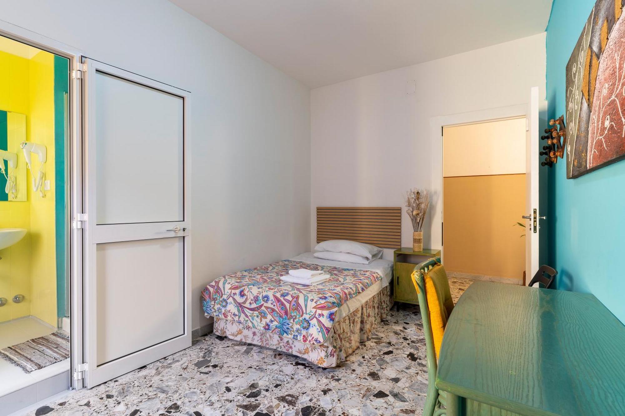 Casa Di Madre Antonia Hotel Бриндизи Екстериор снимка